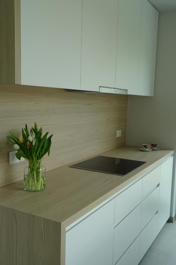 Justus Apartment Ипер Екстериор снимка